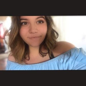 Meet your Posher, Ariella